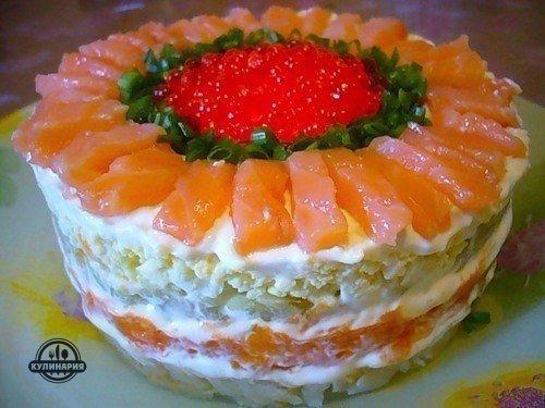 Салат с сёмгой.