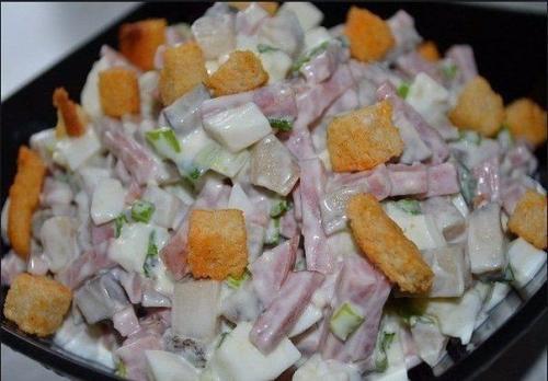 Самые сытные салаты с ветчиной: топ - 10 рецептов. 07