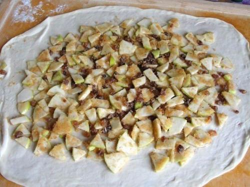 Яблочный штрудель.  Ингредиенты: 03