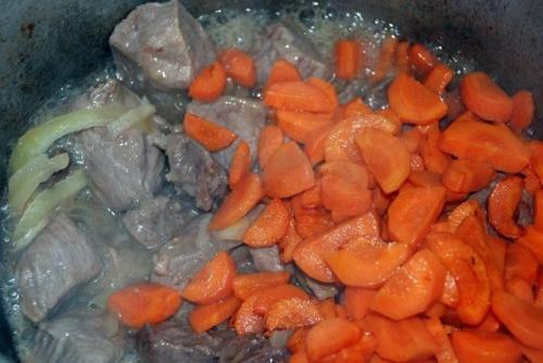 Жаркое.  Ингредиенты:  - 1 кг говядины. 03