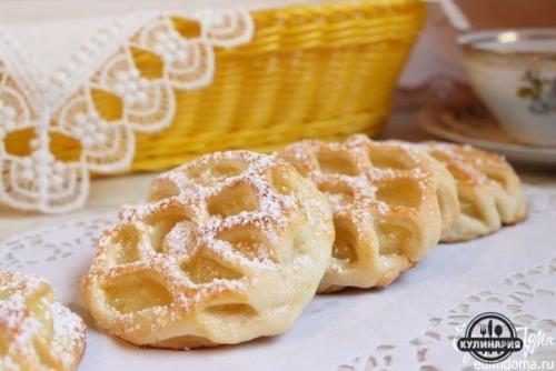 Слойки с ананасом.