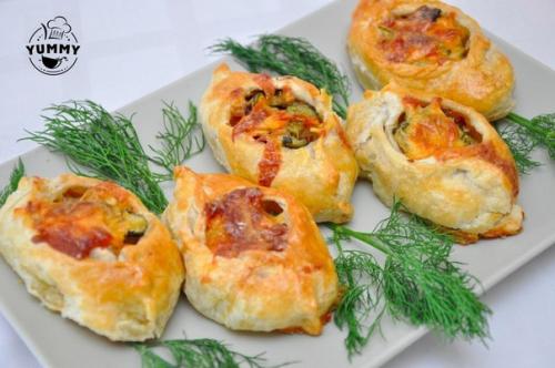 Лодочки из слоеного теста. 07