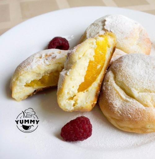 Вкуснейшее начало дня вам гарантировано с сочными сырничками!