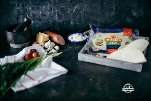 Праздничные закуски.  Роллы с сыром и салями: