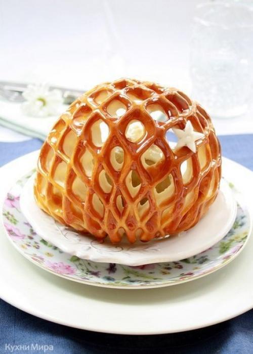 Печеные яблоки в сетке.