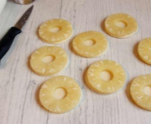 Слойки с ананасом. 02