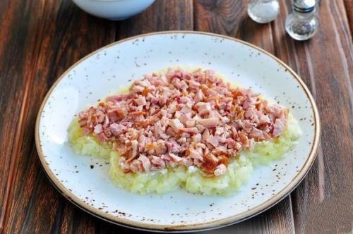 Салат Собачка с копченой курицей и грибами? 01