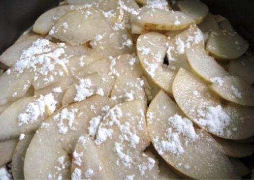 Пирог с грушами и шоколадом. 03