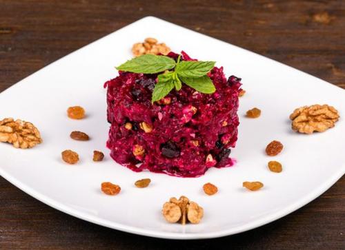 Классический свекольный салат. 
