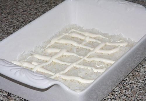 Салат Мимоза.   250-300 Грамм рыбных консервов (лосось или сардина в масле);. 02