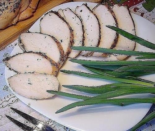 Курица для бутербродов вместо колбасы. Это блюдо можно вместо колбасы на бутерброды приготовить.