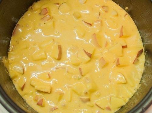 Пышная шарлотка с яблоками в мультиварке. 07