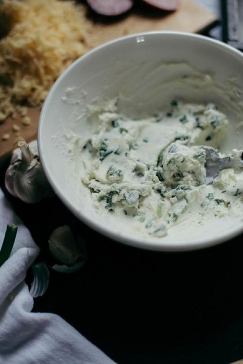 Праздничные закуски.  Роллы с сыром и салями: 02