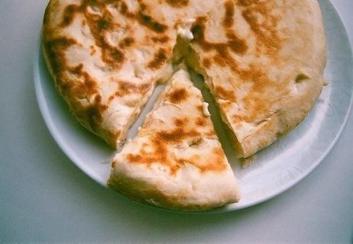 Сырно - творожная лепешка.