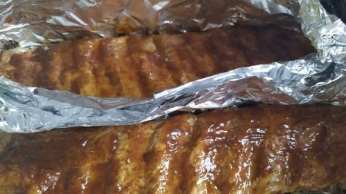 Бутер (сэндвич) с ребрышками барбекю, карамелизованым луком и свежей чиабаттой. 03