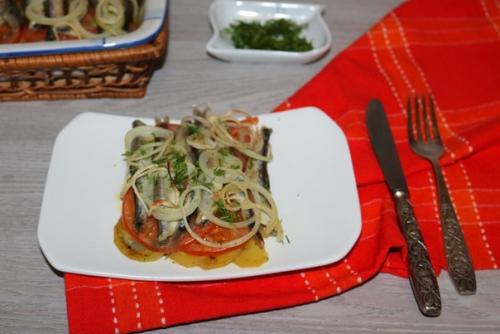 Мойва с картошкой в духовке.

