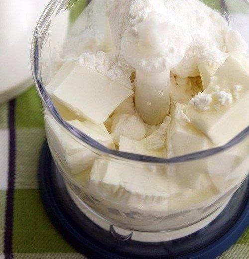 Торт с ананасами. Торт с нежнейшим творожным кремом и ананасами.