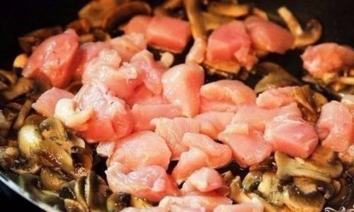 Курица с грибами в сливочном соусе. 04