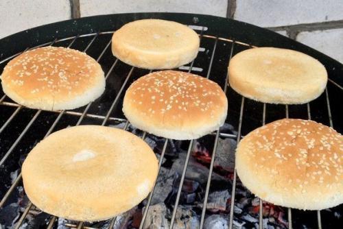 Классический чизбургер.  Ингредиенты: 03