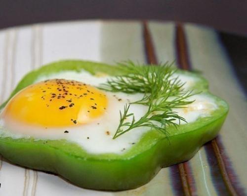 Глазунья в кольцах из болгарского перца?