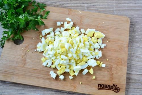 Салат с крабовыми палочками и ананасом. 03