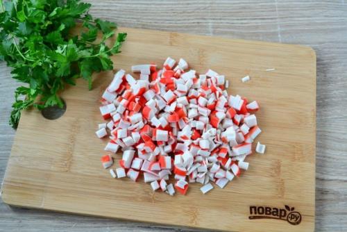 Салат с крабовыми палочками и ананасом. 02