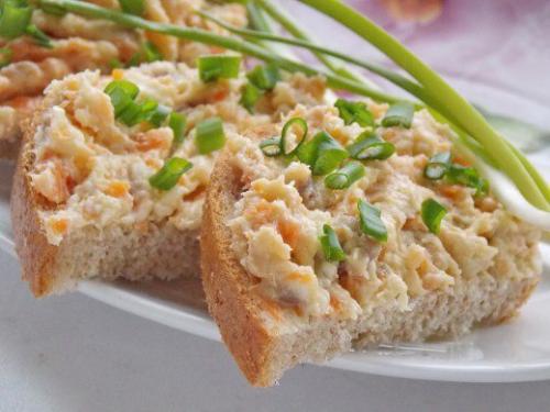 Ложная икра на ура съедается.
