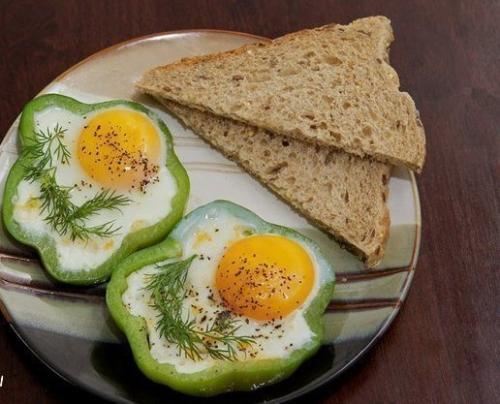 Глазунья в кольцах из болгарского перца? 05