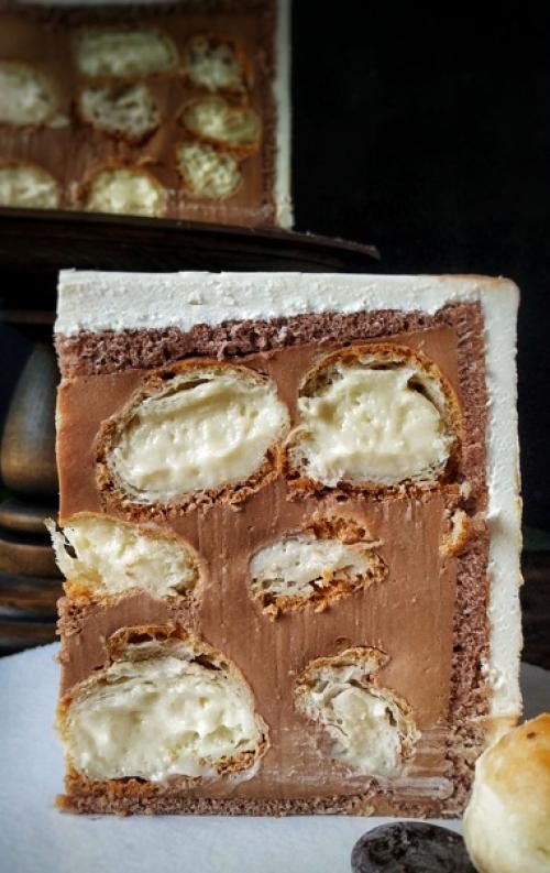 Торт шоколадный профитроль.