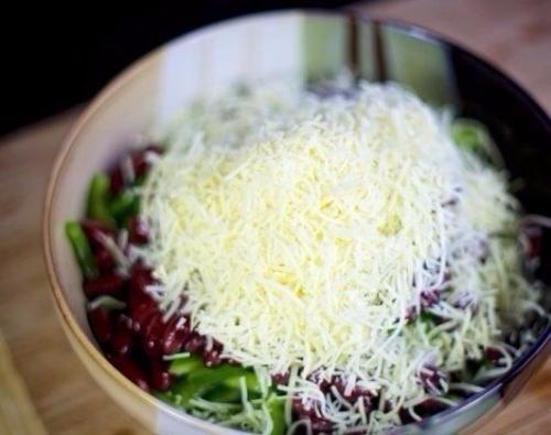 Салат с крабовыми палочками и фасолью? 04