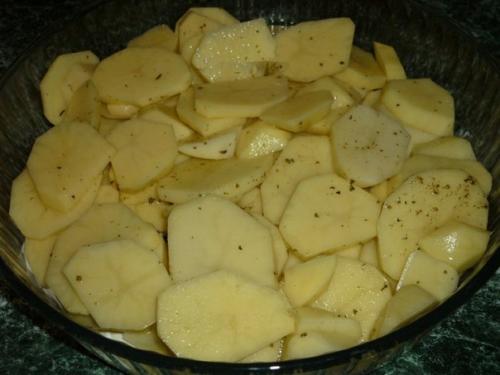 Картошка с куриными ножками в духовке. 02