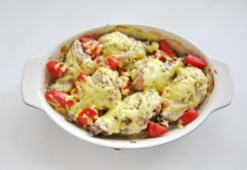 Куриные голени с картофелем и луком в духовке. 03