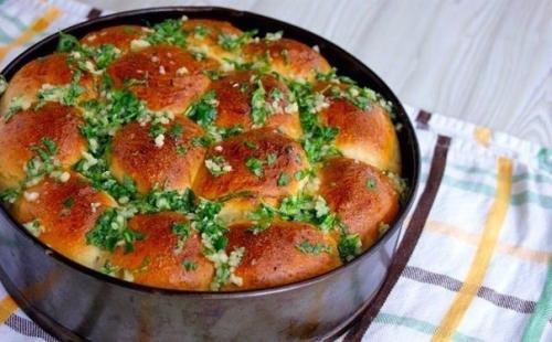 Пампушки к борщу за 20 минут. Пампушки к борщу за 20 минут.