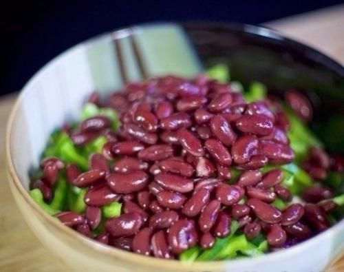 Салат с крабовыми палочками и фасолью? 03