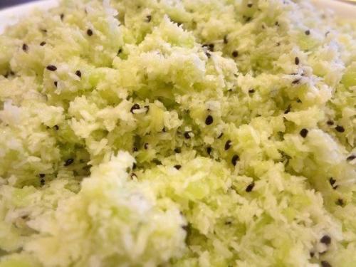 Сладкие шарики с киви и орехами. 03