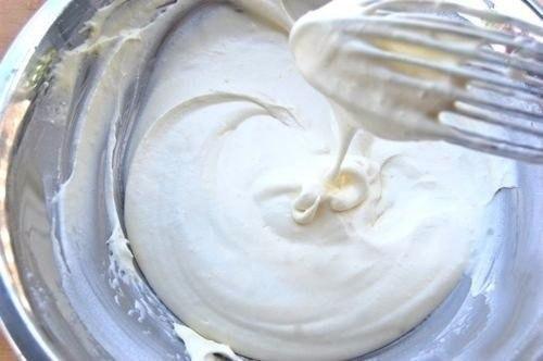 Полосатый кекс.  Задумали приготовить вкусные домашние кексы, но вкусы родных расходятся - кто-то любит шоколадные, кто-то без ума от сливочных? 01