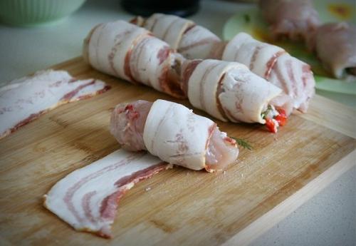 Куриные рулетики в беконе (хрустящие снаружи и сочные внутри). 05 Куриные рулетики в беконе (хрустящие снаружи и сочные внутри). 05