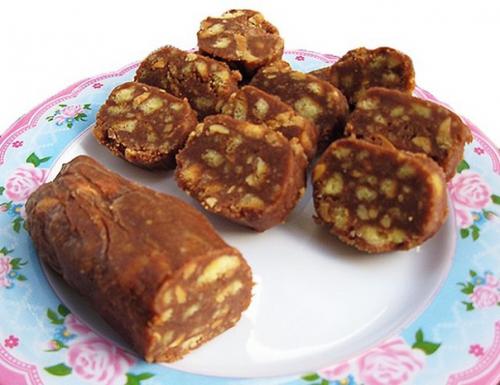 Сладкая колбаска. На вкус эта колбаска мне пирожное напомнила. Сладкая колбаска. На вкус эта колбаска мне пирожное напомнила.