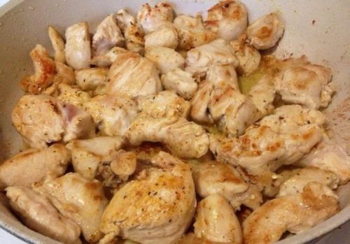 Летняя закусочка из лаваша и жареной курочки. 01