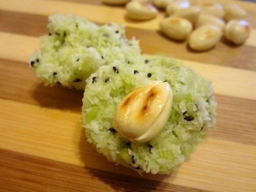 Сладкие шарики с киви и орехами. 05