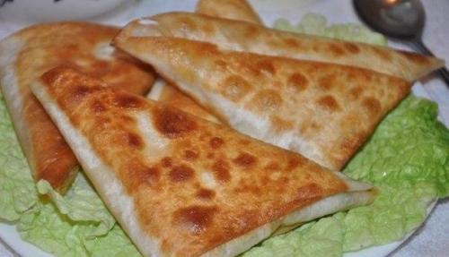 Вкусные конвертики.  Нет ничего проще чем приготовить эти замечательные и сытные пирожки. 05