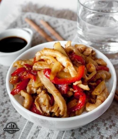 Курица с ананасами.