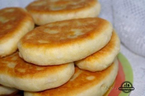 Пирожки с мясной начинкой.