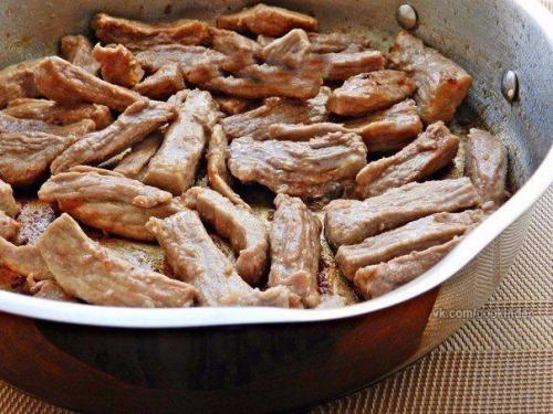 Мясо тушёное в сметане. 03
