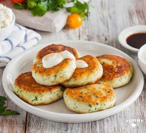 Сырники с творогом и брынзой.