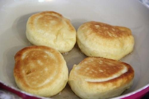 Пышные оладьи на кефире без яиц. 04