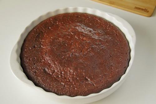 Пирог на кефире с вареньем. 05