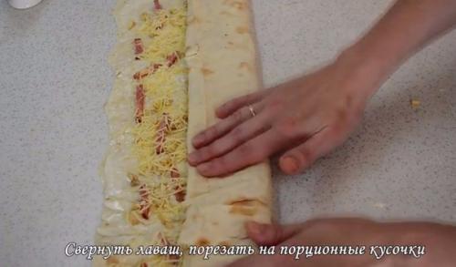 Жареный лаваш с колбасой и сыром. 06