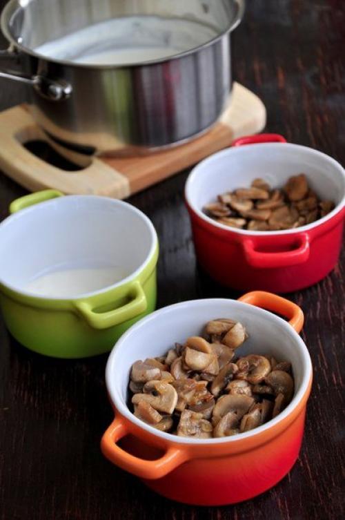 Горячая закуска из грибов с сырным соусом. 05