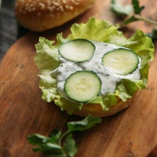 Бургеры с курицей и сметанным соусом. 04 Бургеры с курицей и сметанным соусом. 04